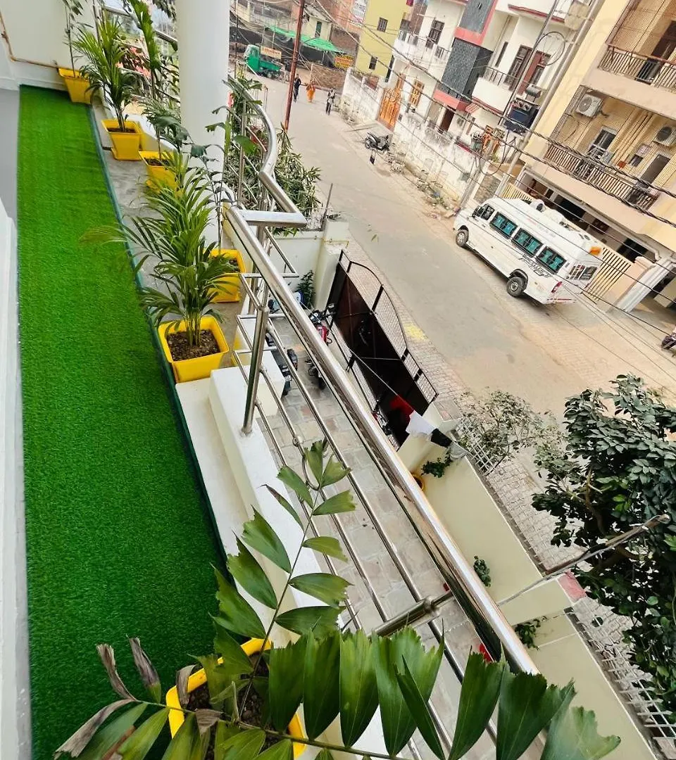 Log Inn Banaras Varanasi India